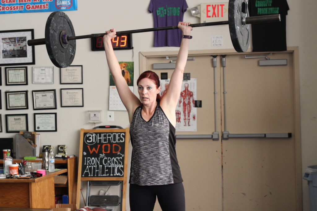 Kerri locking out a thruster!